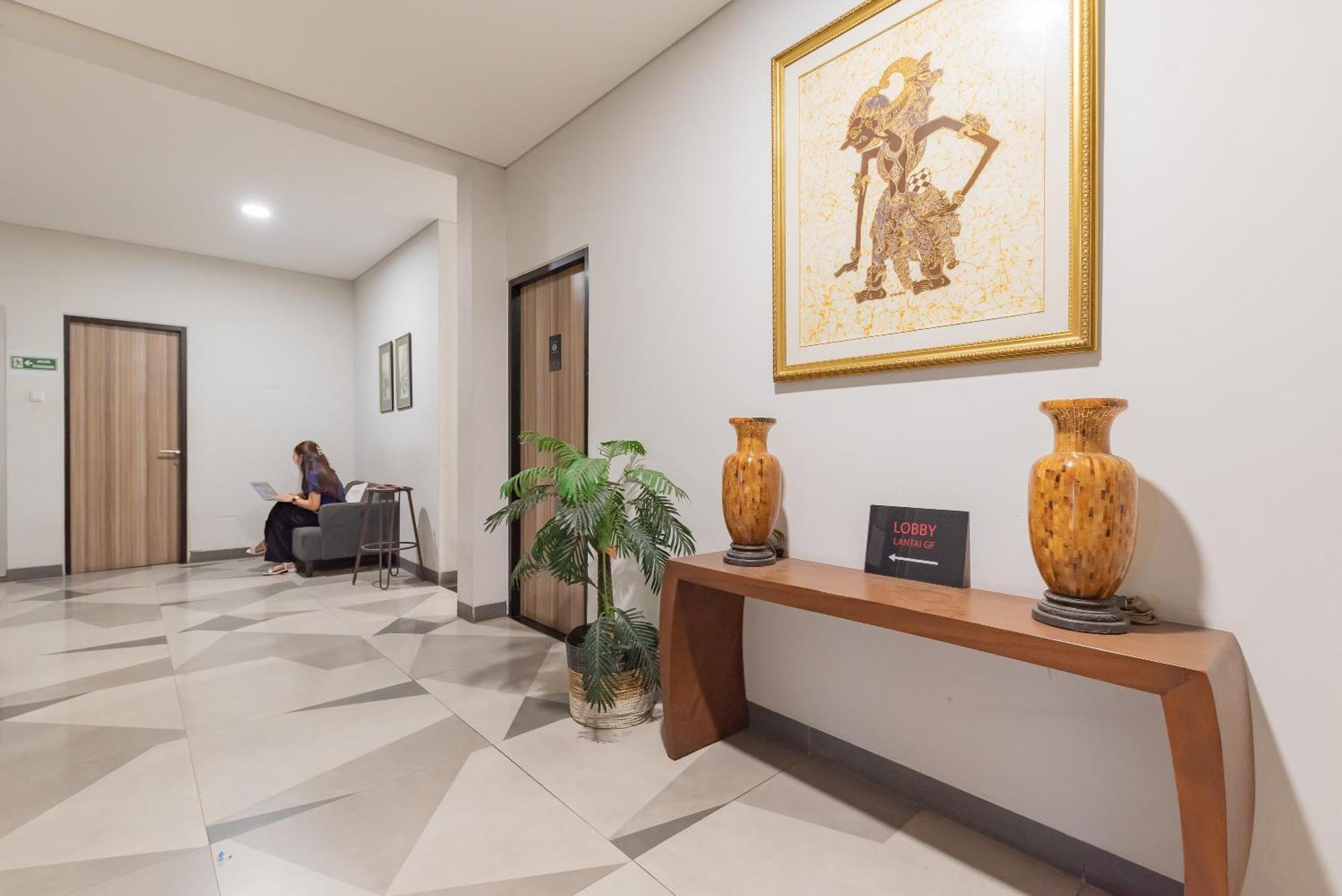 เรดดอร์ซ แอท มาลาบาร์ สตรีท Hotel บันดุง ภายนอก รูปภาพ