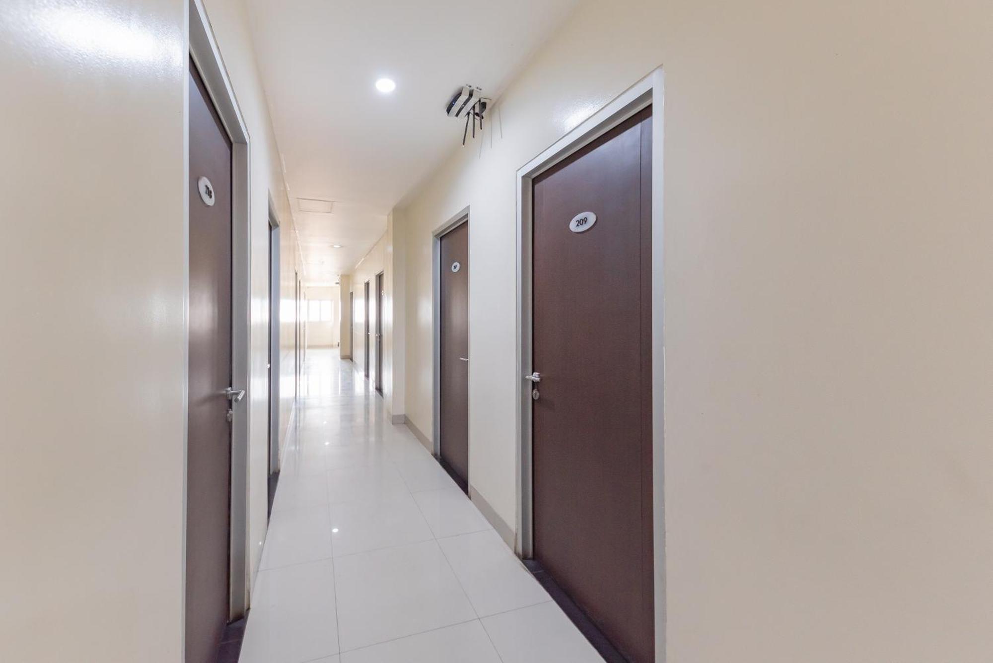 เรดดอร์ซ แอท มาลาบาร์ สตรีท Hotel บันดุง ภายนอก รูปภาพ